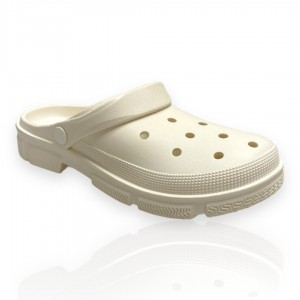 Γυναικεία crocs σε λευκό χρώμα Famous