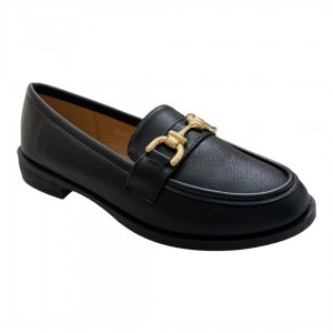 Γυναικεία loafers σε μαύρο χρώμα Famous